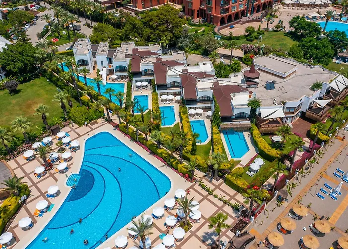 Emelda Sun Club אתר נופש 5*