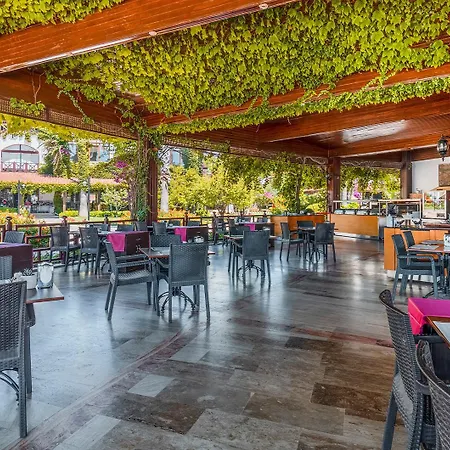 Emelda Sun Club 5* קמר