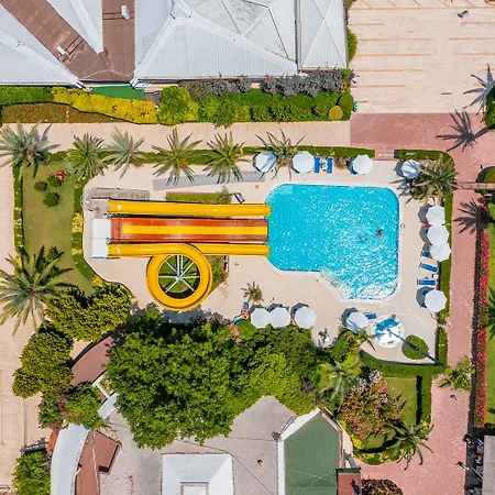 אתר נופש Emelda Sun Club קמר