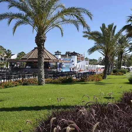 Emelda Sun Club אתר נופש 5*