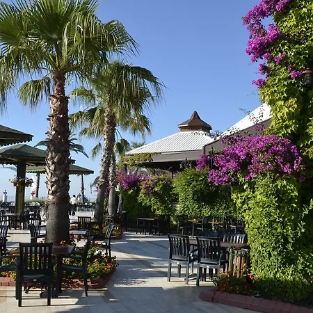 אתר נופש Emelda Sun Club